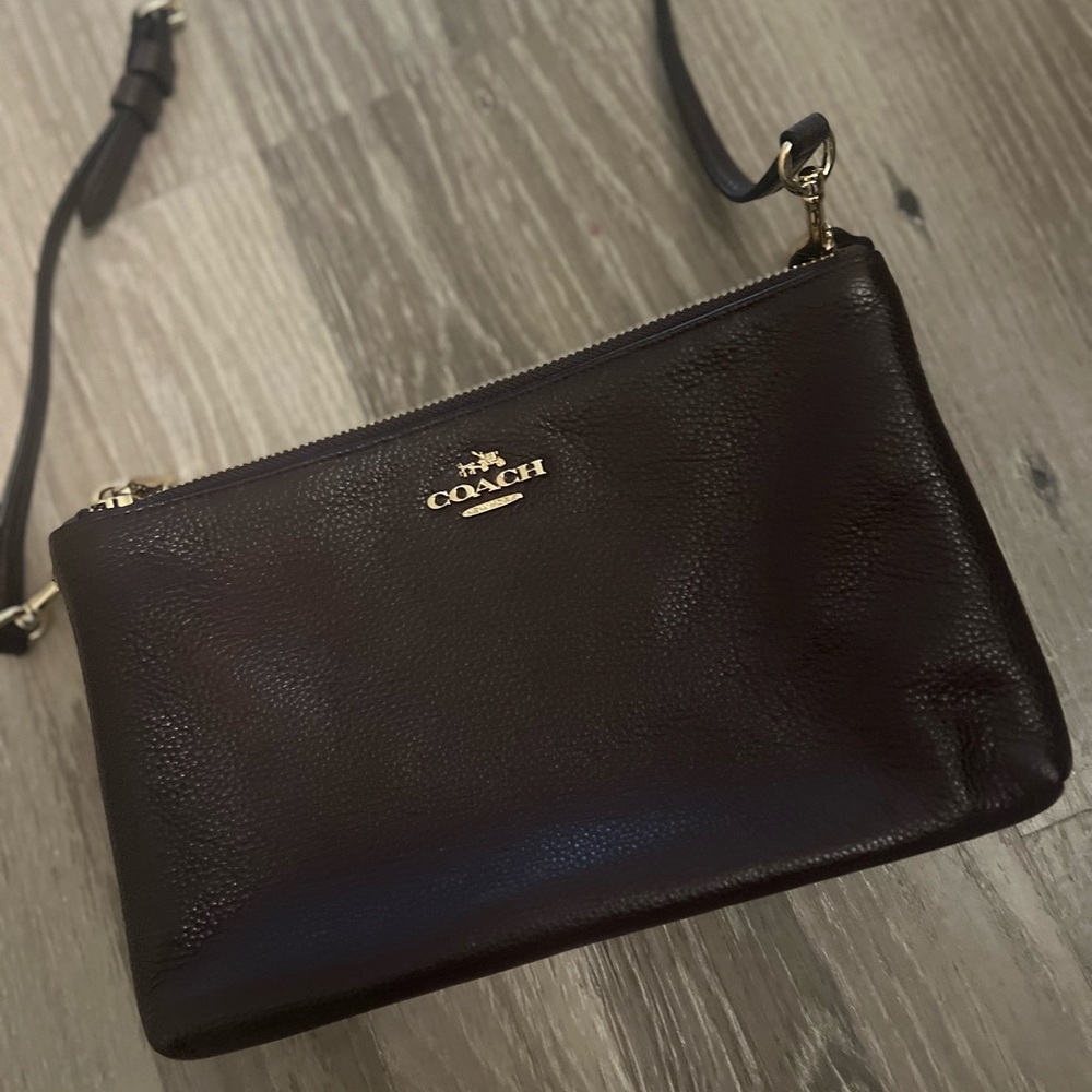 Brown leather coach crossbody purse